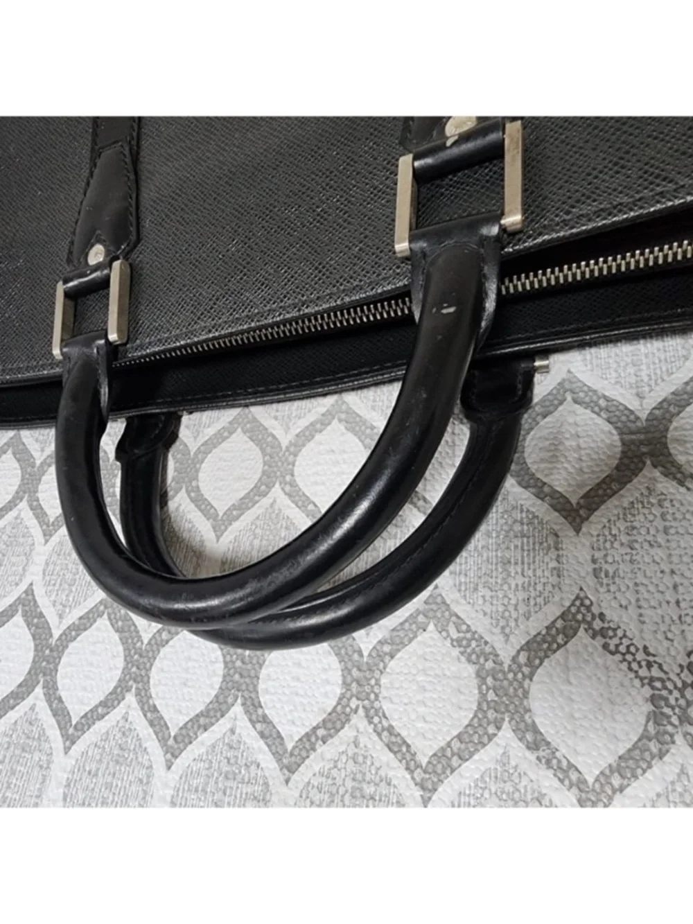 Authentic Louis Vuitton Taiga Lozan Briefcase Black